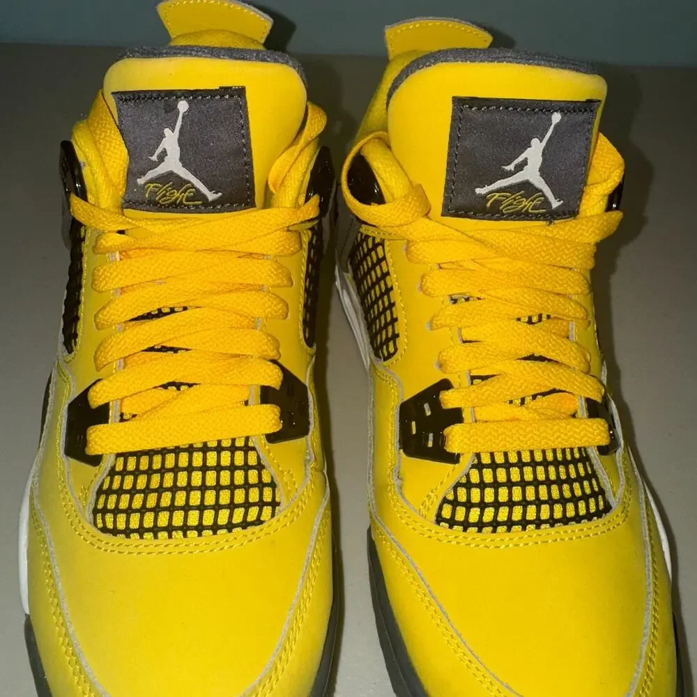 Jordan 4 Size 6Y Lightning‎ Grade School 408452-700 Air Jordan Retro Womens 7.5